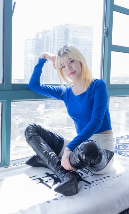 【袜啵啵】534期：小甜豆-高跟长靴、油亮薄黑丝叠穿薄肉丝五指袜、瑜伽短裤裤里丝