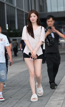 2306-2115=156√洗澡水都是干净的网红-春晓（美足）