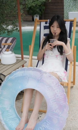 【青柠摄影】185期：阿慌-泳池/黑白丝素材、泳装、白色人字拖、裸足