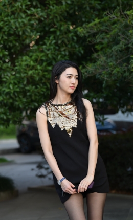 2306-584=126√纤细美腿黑丝美女