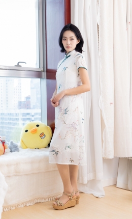 【物恋传媒】2685期：小爱-三双高跟凉鞋、薄肉丝（脚尖透明款）、裸足