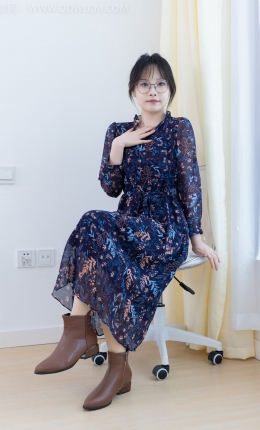 【物恋摄影】2292期：小酒-短靴、厚肉丝、踩小蛋糕剧情