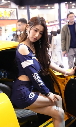 2306-2169=59√气质车模