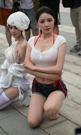 2306-2705=136√爱穿肉丝的网红（你的小君）