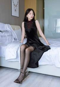 [袜啵啵] 175期：小甜豆-高跟鞋 嘿丝 脚尖透明款 [140P/1V/5.83GB]