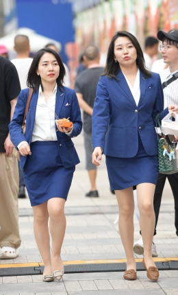 2306-1560=81√下班了，买点小食吃