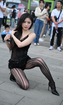 2306-1671=58√搭讪网丝高跟美女