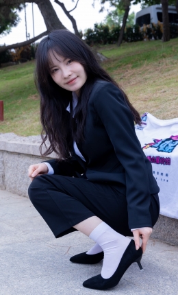 【物恋摄影】2238期：小酒-高跟鞋、短白丝、ol制服户外