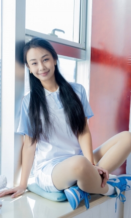 【物恋摄影】2250期：岚岚-板鞋、白棉袜、薄肉丝（脚尖加固款）、老头乐挠脚剧情