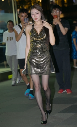 2306-2310=217√夜拍性感黑丝高跟美女