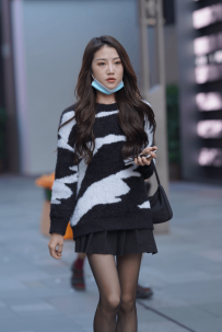 2210-1069=黑丝小姐姐-122P+视频/1.57GB.