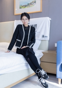 [袜啵啵] 378期：奶油-短靴、运动鞋、厚黑灰丝、老头乐挠脚剧情