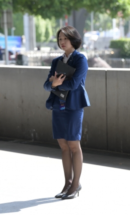 2306-1470=98√短发，黑丝，销售员