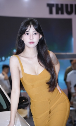 2090=320√甜美气质小姐姐【套图➕视频】