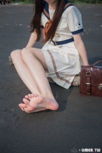 【limerence】海蓝白皙希腊脚JK盛夏服海边戏水-300P+4K影片