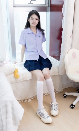 【物恋传媒】2879期：小仓-板鞋、厚白丝小腿袜、裸足、jk制服