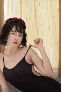 【Limerence】新人獨角壁虎-只穿肚兜的夏娃? 160P+12min（4K）