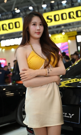 2306-1672=82√超薄肉丝，美腿（鹿鹿）