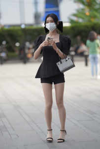 2210-700=可爱肉SI小姐姐-243P/2.81GB（脚部）