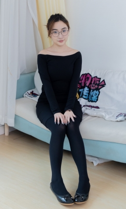 【物恋摄影】2265期：恬恬-平底鞋、厚黑丝、厚黑丝踩奶油蛋糕剧情