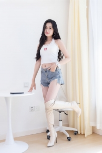 【物恋】2133期：小敏-高跟长靴、白棉袜、裸足