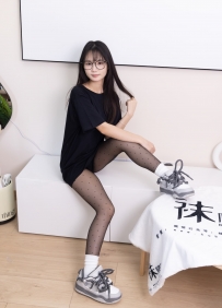 【袜啵啵】418期：甜甜圈-板鞋、白棉袜、波点黑丝（脚尖透明款）