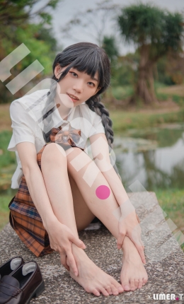 【Limerence】地下偶像-小薰 JK制服 落葉堆裡玩耍 138P + 4K