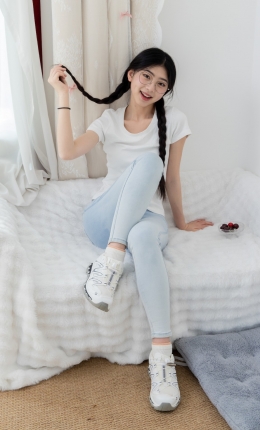 【物恋传媒】2648期：包包-运动鞋、白棉袜、裸足