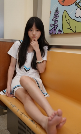 【青柠摄影】085期：阿慌-地铁/水手服素材、人字拖、白棉袜、裸足