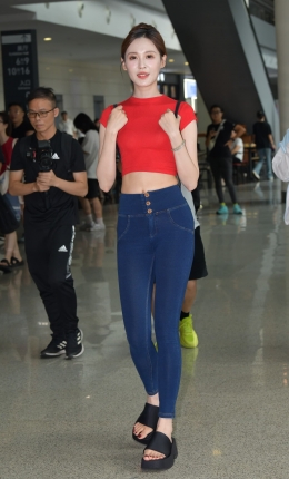 2306-933=124√超紧身牛仔裤~小雪花VS小龙鼠