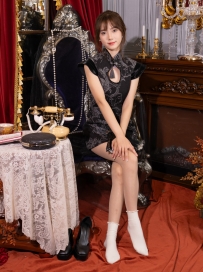 【甜予摄影】095期：璇璇-旗袍、皮鞋、米白色棉袜、肉丝