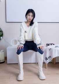 [袜啵啵] 389期：奶油-长靴、高跟凉鞋、黑丝（脚尖加固款）、瑜伽裤裤里丝、裸足