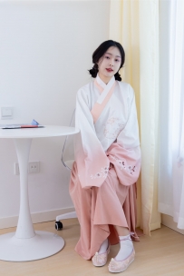 【物恋】2132期：美兔-布鞋、白冰丝袜、厚白丝大腿袜（穿脏）