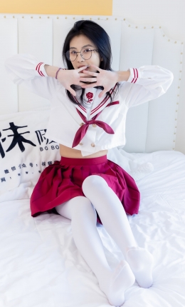 【袜啵啵】545期：奶油-白色马丁靴、厚白丝、JK制服