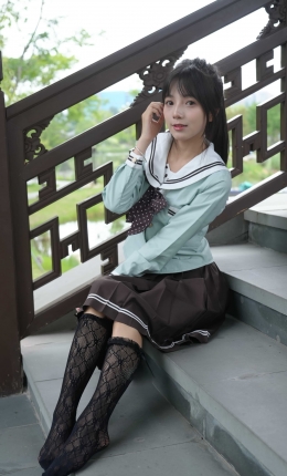 【青柠摄影】284期：小茜-黑花网袜、小白鞋、JK、裸足