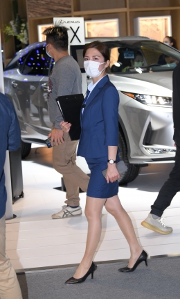 2306-1606=163√熟悉的她，韵味销售经理