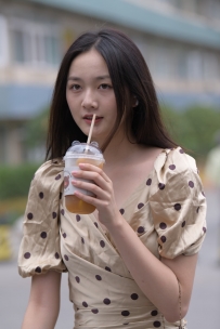 斑点包臀裙长腿美女【套图+视频】