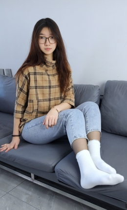 【绮梦摄影】140期：阿悦-格子衫 短牛仔裤 裤里丝 白色棉袜  [ 花絮版 ]