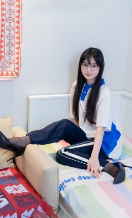 【袜啵啵】471期：甜甜圈-高跟鞋、黑丝、短肉丝、裸足、校服裤里丝