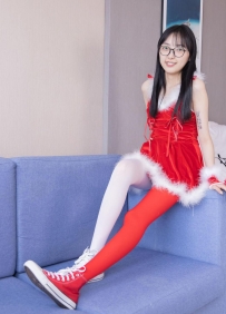 [袜啵啵] 152期：稚予-圣诞服、帆布鞋、厚白丝、厚红丝 [135P/1V/6.88GB]