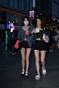 夜拍小清新美腿美女 104P