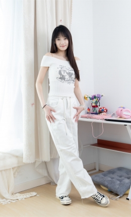 【物恋传媒】2670期：山奈-帆布鞋、白棉袜、薄黑丝（脚尖微加固款）