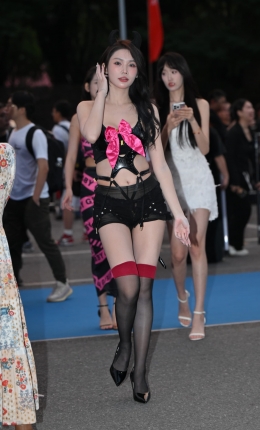 2306-943=72√魅力性感（李思佳）