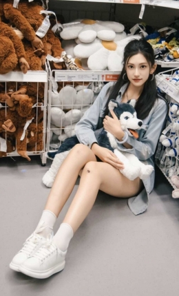 【足愉心摄影】第1期：模特可乐（搭配：白T、短裤、板鞋、白棉袜、裸足）