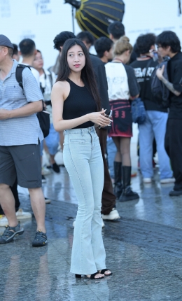 2306-1980=109√大长腿牛仔美女