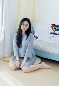 【物恋】2034期：美兔-高跟鞋、平底鞋、厚肉丝、老头乐挠脚