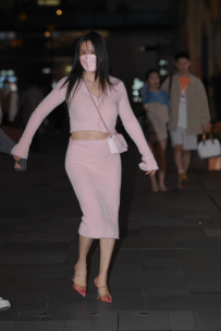 2210-655=粉色包臀裙-130P/1.98GB（足）