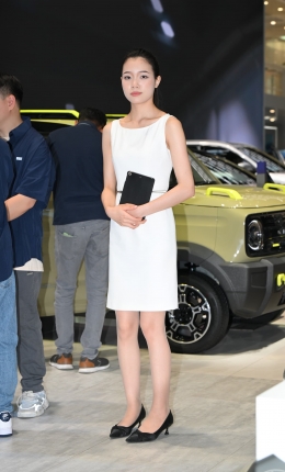 2306-1409=61√清甜美腿丝袜女生