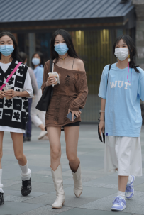 2210-681=热裤长靴小姐姐-118P视频/1.77GB