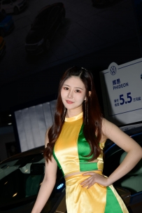 2204_102=大众展台的极品模特 玉足精细拍摄 39p